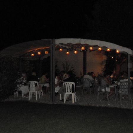 Le Jardin D'Ivana Chambres D'Hotes B&B Avec Piscine Chauffee Oppede Luaran gambar