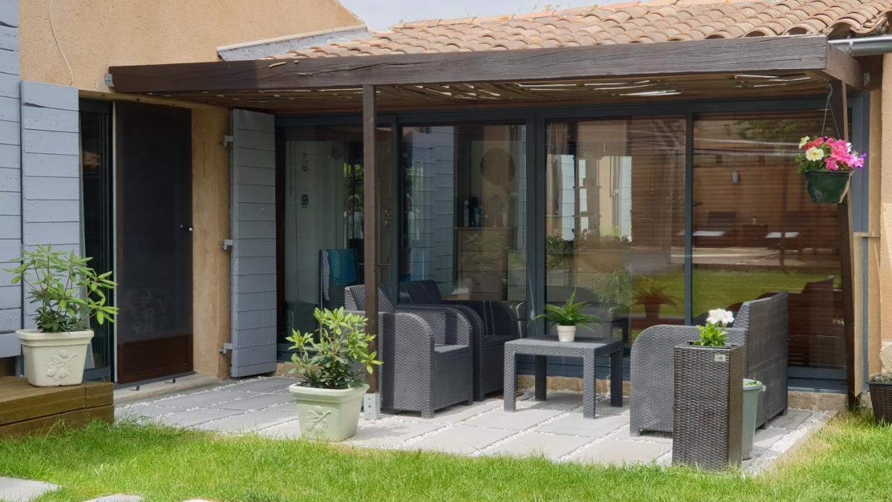 Le Jardin D'Ivana Chambres D'Hotes B&B Avec Piscine Chauffee Oppede Luaran gambar