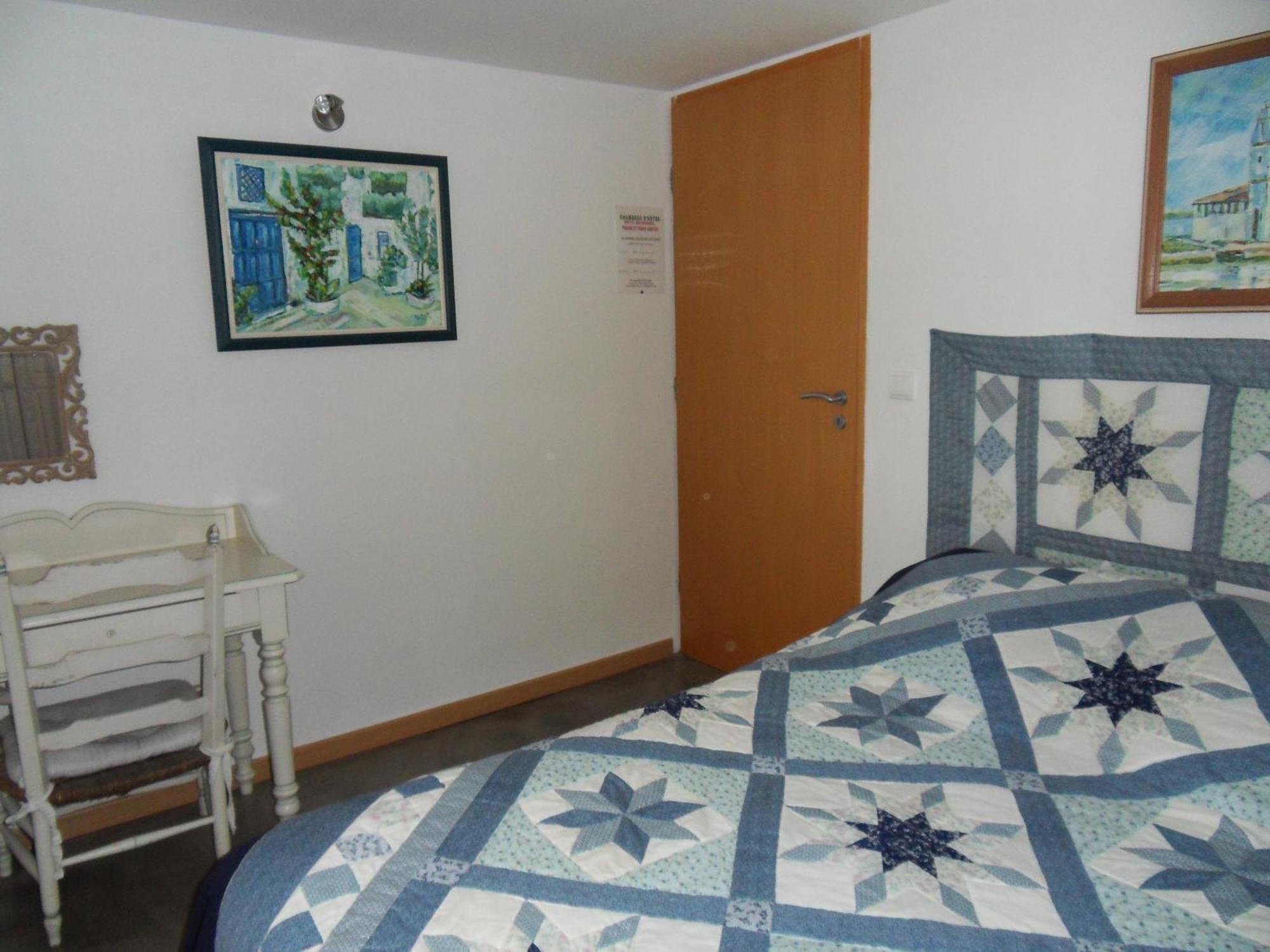 Le Jardin D'Ivana Chambres D'Hotes B&B Avec Piscine Chauffee Oppede Luaran gambar