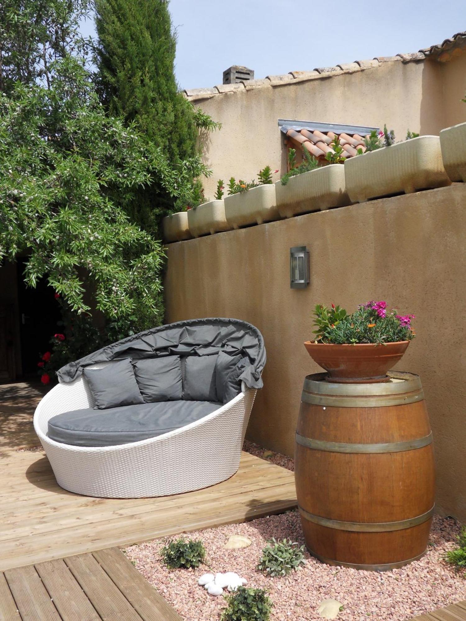 Le Jardin D'Ivana Chambres D'Hotes B&B Avec Piscine Chauffee Oppede Luaran gambar