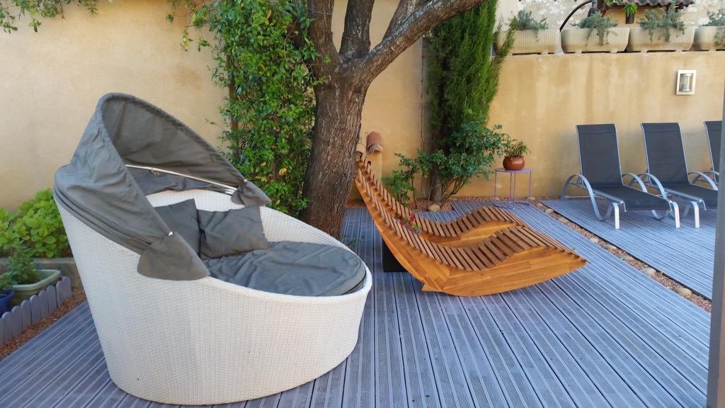 Le Jardin D'Ivana Chambres D'Hotes B&B Avec Piscine Chauffee Oppede Luaran gambar