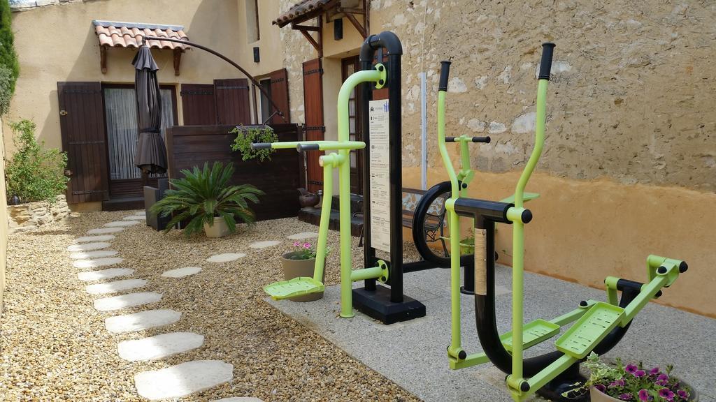 Le Jardin D'Ivana Chambres D'Hotes B&B Avec Piscine Chauffee Oppede Luaran gambar