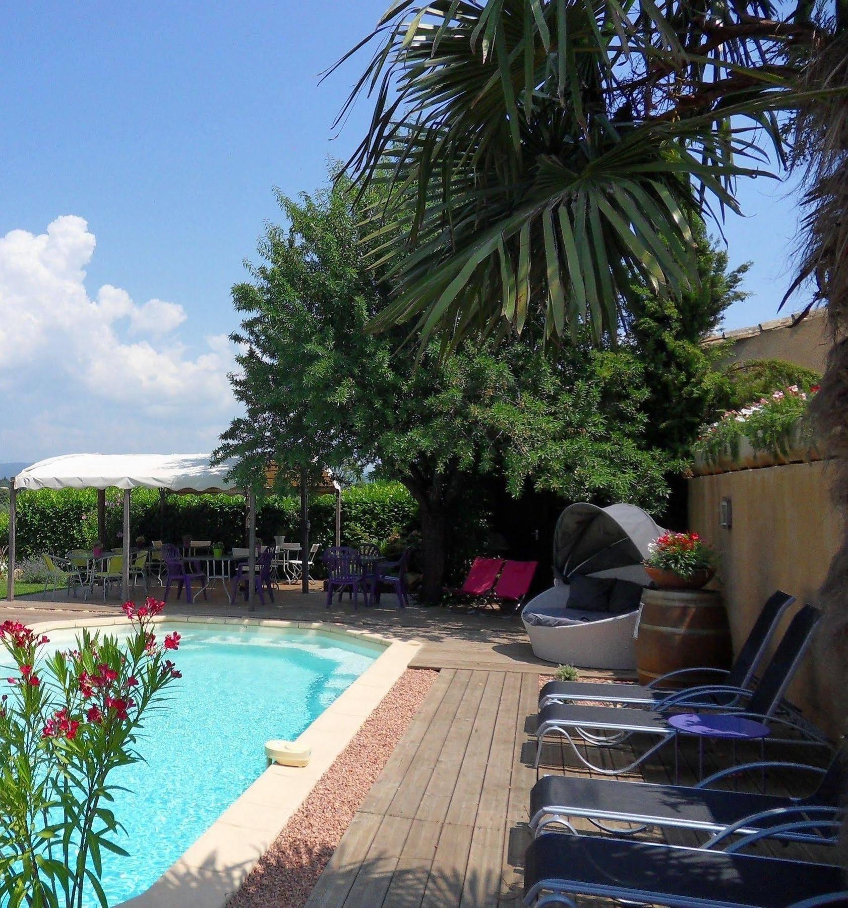 Le Jardin D'Ivana Chambres D'Hotes B&B Avec Piscine Chauffee Oppede Luaran gambar