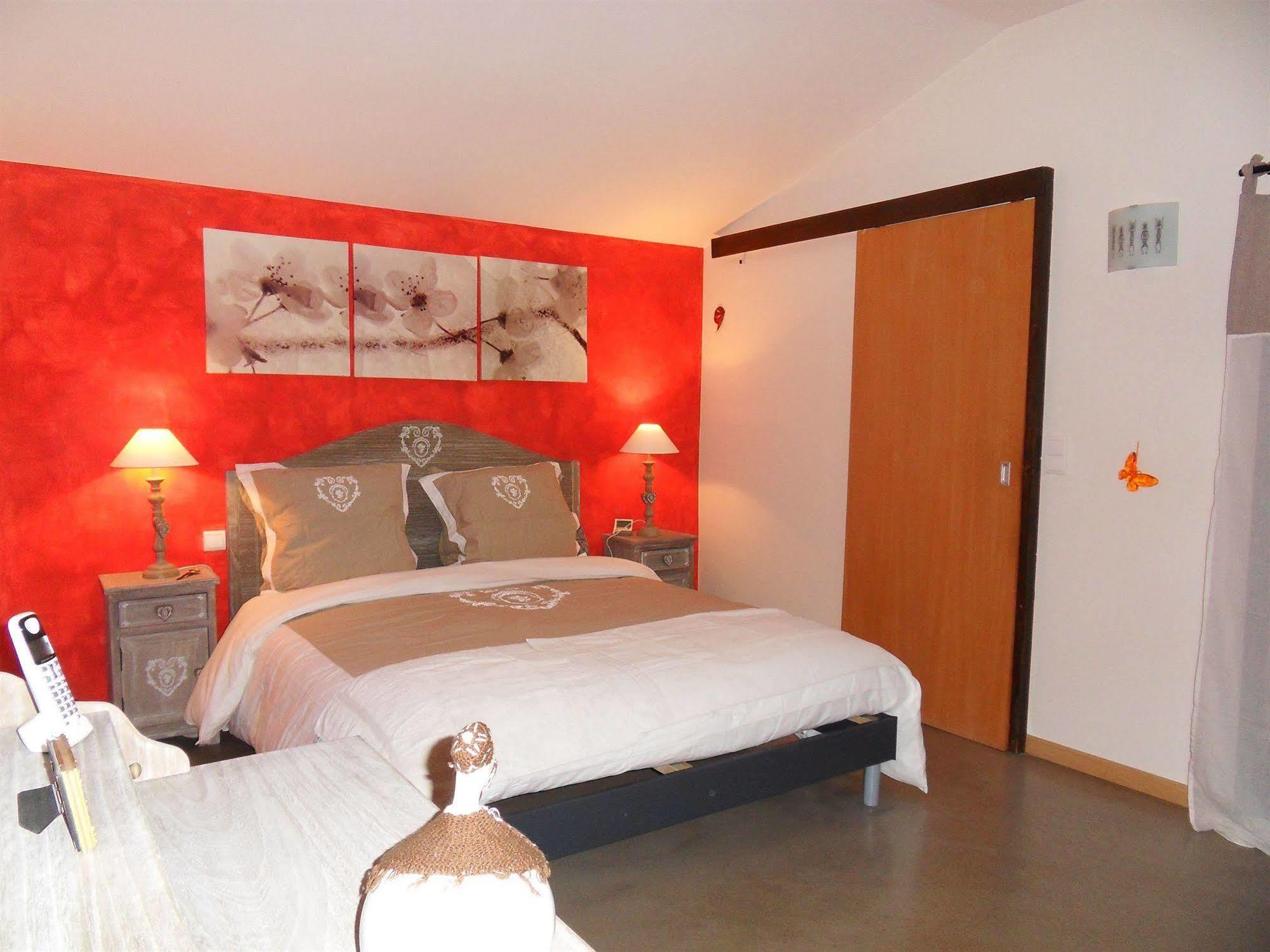 Le Jardin D'Ivana Chambres D'Hotes B&B Avec Piscine Chauffee Oppede Luaran gambar
